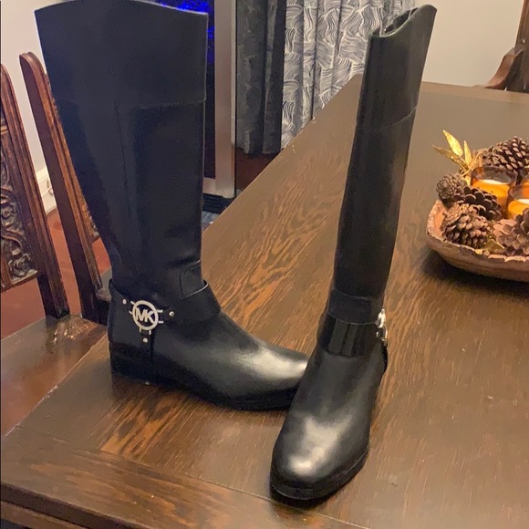 Michael Kors leather boots - Picture 2 of 2